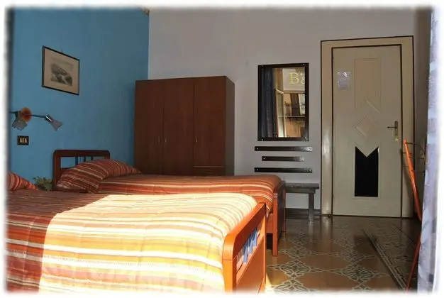 Basic Tek Büyük veya İki Ayrı Yataklı Oda, Birden Çok Yatak, Ortak Banyo