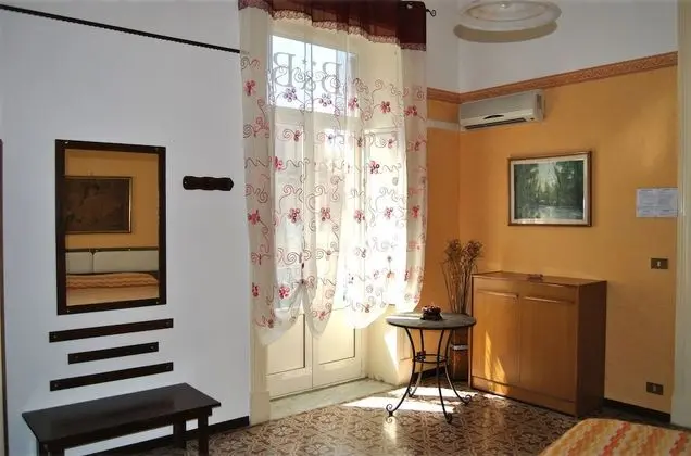 Basic Tek Büyük Yataklı Oda, 1 Çift Kişilik Yatak, Ortak Banyo