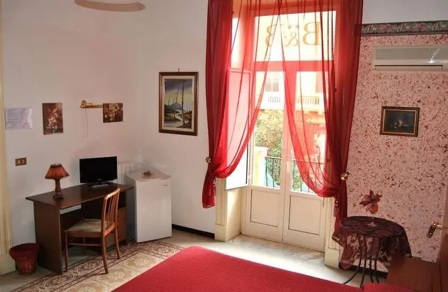 Basic Tek Büyük Yataklı Oda, 1 Çift Kişilik Yatak, Ortak Banyo