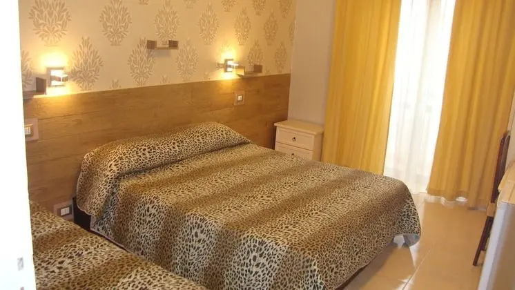 Romantic Üç Kişilik Oda, Sigara İçilmez, Özel Banyo