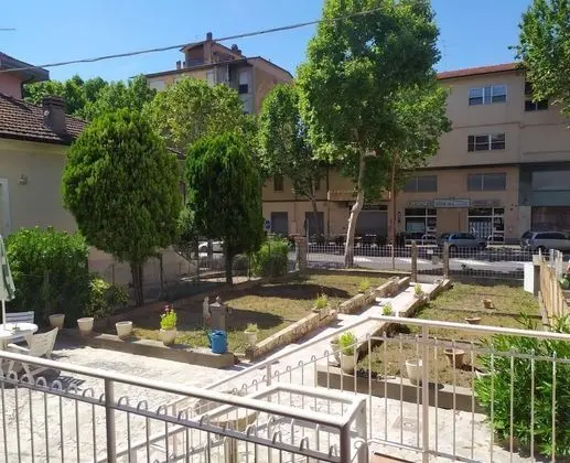 Üç Kişilik Oda, Ortak Banyo