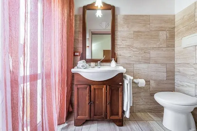 Economy Tek Büyük veya İki Ayrı Yataklı Oda