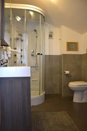 Comfort Tek Büyük veya İki Ayrı Yataklı Oda