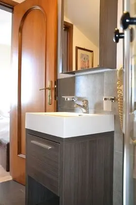 Comfort Tek Büyük veya İki Ayrı Yataklı Oda