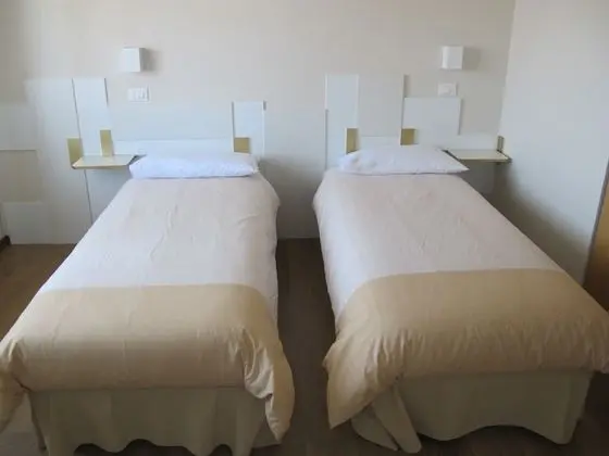 Tek Büyük veya İki Ayrı Yataklı Oda, Bahçe Manzaralı