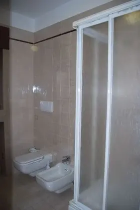 Tek Büyük veya İki Ayrı Yataklı Oda, Bahçe Manzaralı