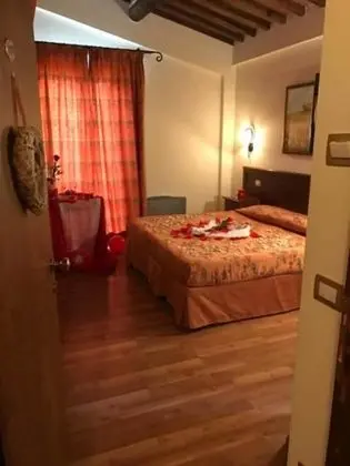 Üç Kişilik Oda