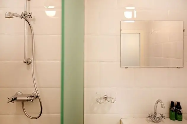 Comfort Tek Büyük veya İki Ayrı Yataklı Oda, Veranda, Bahçe Manzaralı