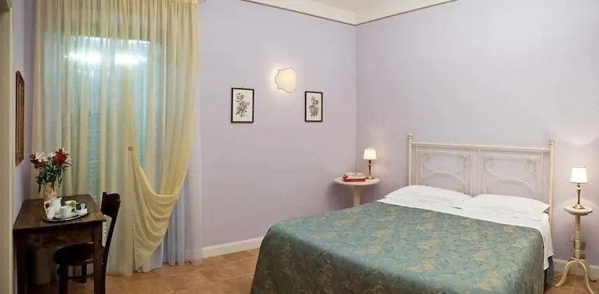 Tek Kişilik Oda, 1 Çift Kişilik Yatak, Sigara İçilmez