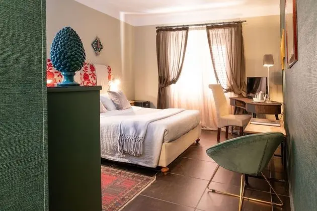 Classic Tek Büyük Yataklı Oda