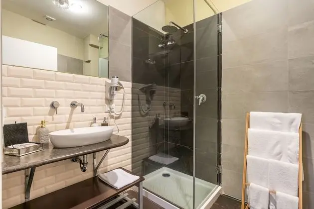 Classic Tek Büyük Yataklı Oda