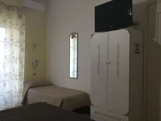 Tek Büyük veya İki Ayrı Yataklı Oda, 1 Yatak Odası