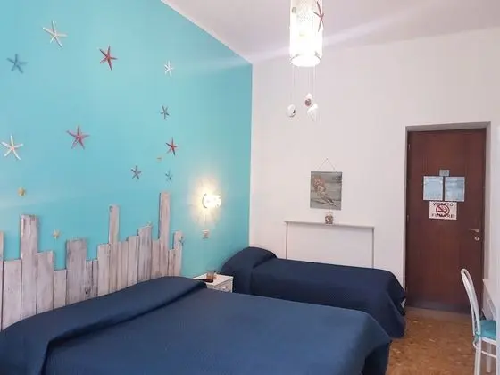Tek Büyük veya İki Ayrı Yataklı Oda, 1 Yatak Odası