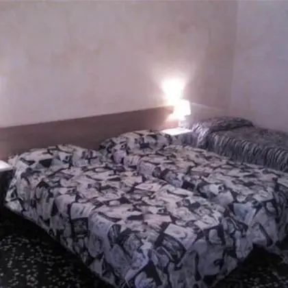 Basic Üç Kişilik Oda, Banyolu/Duşlu