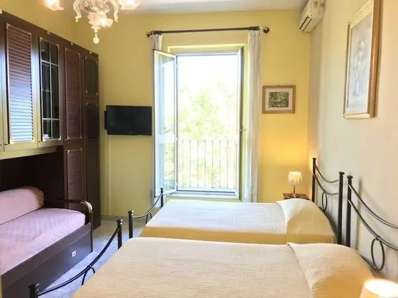 Tek Büyük veya İki Ayrı Yataklı Oda, Özel Banyo (External)