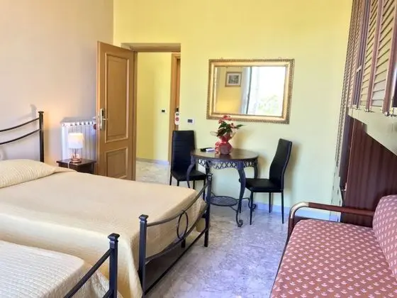 Tek Büyük veya İki Ayrı Yataklı Oda, Özel Banyo (External)