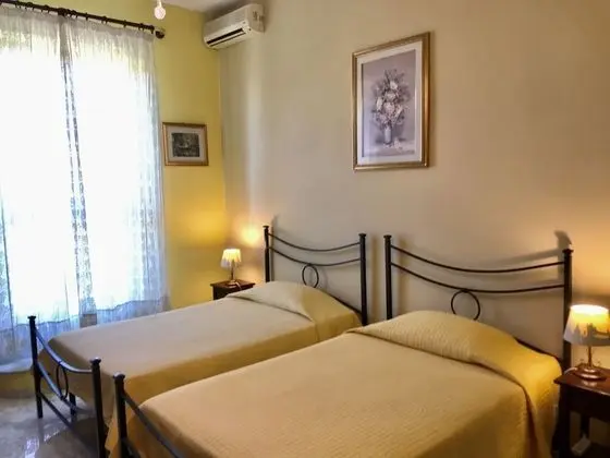 Tek Büyük veya İki Ayrı Yataklı Oda, Özel Banyo (External)