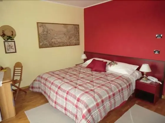 Standard Tek Büyük Yataklı Oda, Bahçe Manzaralı