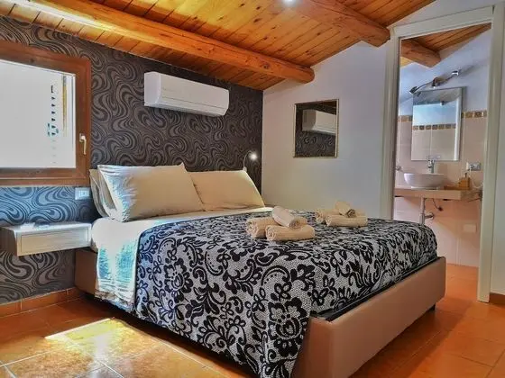 Standard Tek Büyük Yataklı Oda