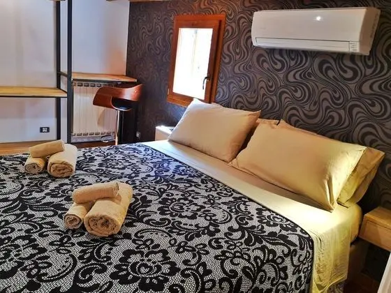 Standard Tek Büyük Yataklı Oda