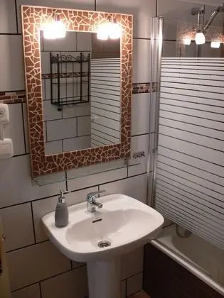 Comfort Tek Büyük veya İki Ayrı Yataklı Oda (Lucero)