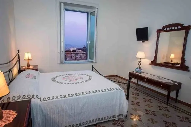 Deluxe Tek Büyük Yataklı Oda, 1 Büyük (Queen) Boy Yatak, Özel Banyo, Okyanusa Sıfır