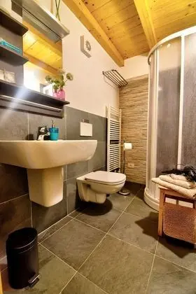 Comfort Tek Büyük veya İki Ayrı Yataklı Oda, Veranda, Zemin Kat