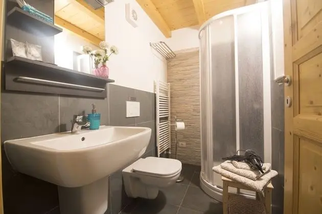 Comfort Tek Büyük veya İki Ayrı Yataklı Oda, Veranda, Zemin Kat