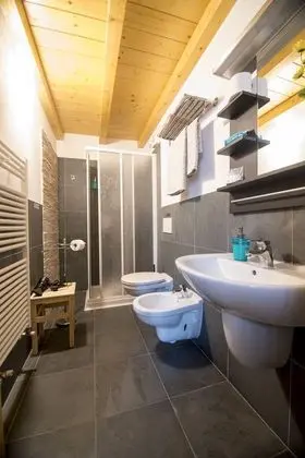 Deluxe Tek Büyük veya İki Ayrı Yataklı Oda, Veranda, Zemin Kat