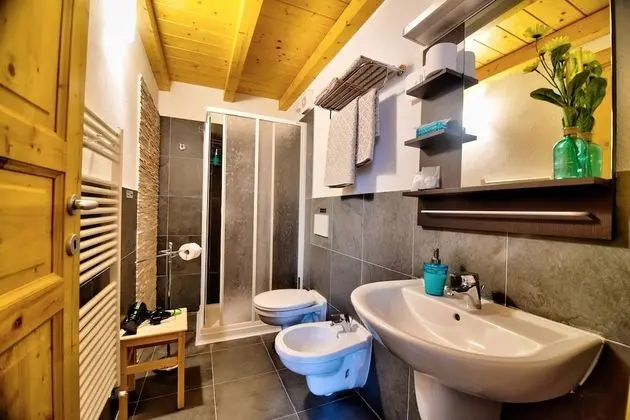 Deluxe Tek Büyük veya İki Ayrı Yataklı Oda, Veranda, Zemin Kat