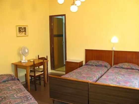 Üç Kişilik Oda