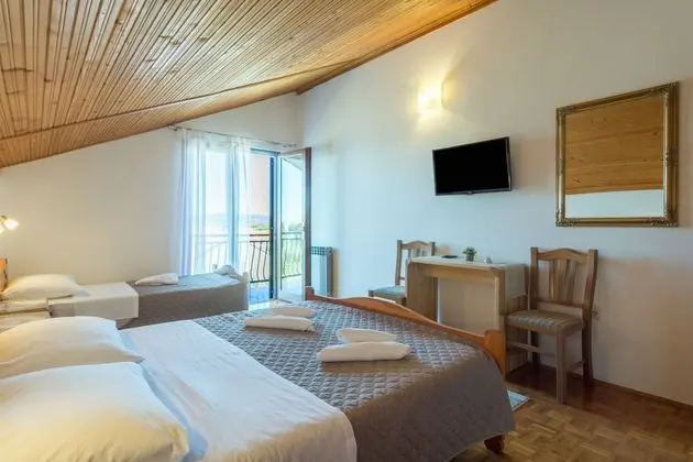 Üç Kişilik Oda, Balkon