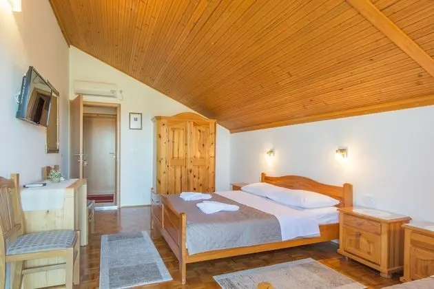 Üç Kişilik Oda, Balkon