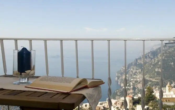 Tek Büyük Yataklı Oda, Balkon, Deniz Manzaralı