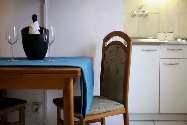 Üç Kişilik Oda, Küçük Mutfak