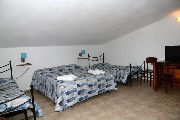 Basic Dört Kişilik Oda, Ortak Banyo