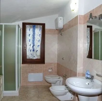 Basic Dört Kişilik Oda, Ortak Banyo