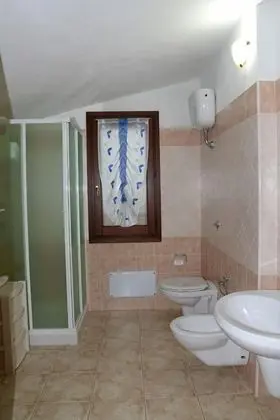 Basic Dört Kişilik Oda, Ortak Banyo