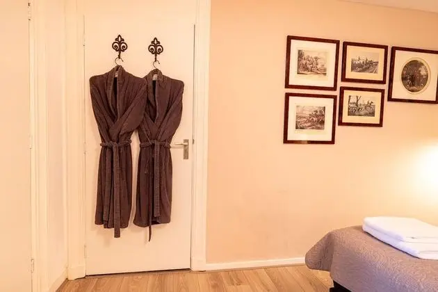 Classic Tek Büyük Yataklı Oda