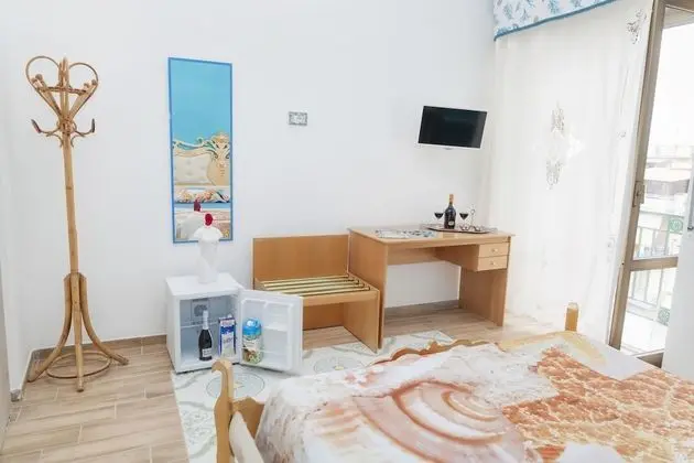 Design Tek Büyük Yataklı Oda, Ortak Banyo