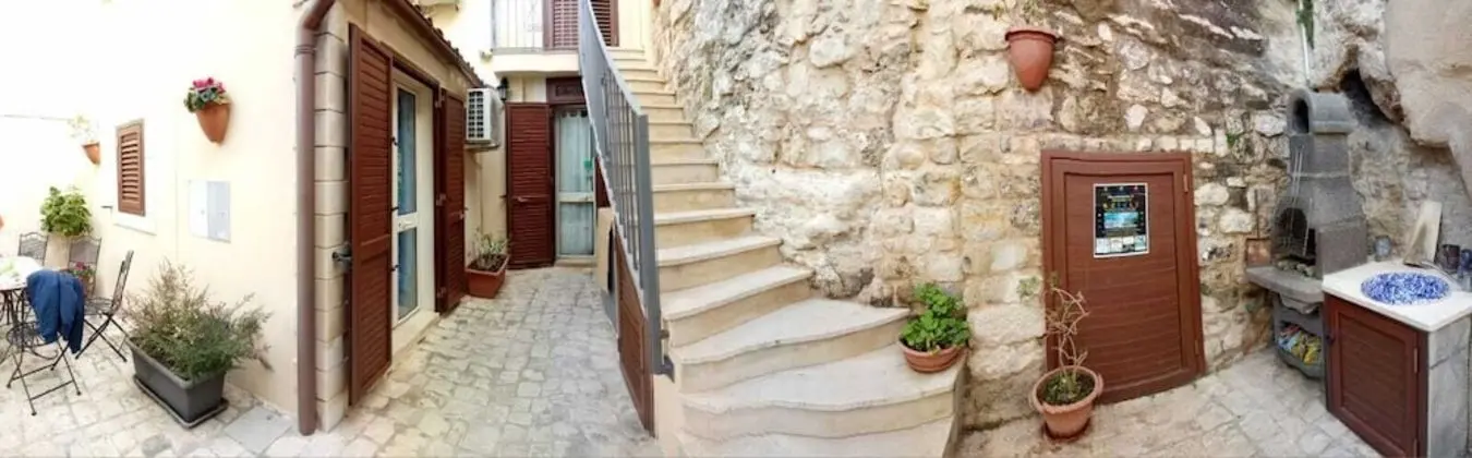 Üç Kişilik Oda, 1 Yatak Odası