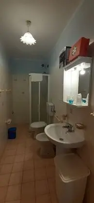 Üç Kişilik Oda, 1 Yatak Odası