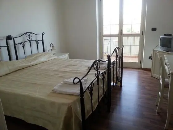 Tek Büyük Yataklı Oda, Ortak Banyo