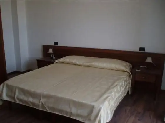 Tek Büyük Yataklı Oda, Ortak Banyo