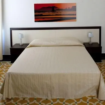 Tek Büyük veya İki Ayrı Yataklı Oda (2° Floor, No Elevator)