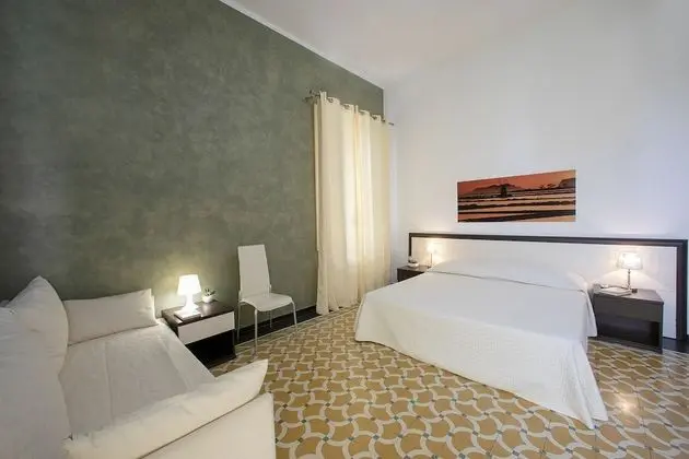 Tek Büyük veya İki Ayrı Yataklı Oda (2° Floor, No Elevator)
