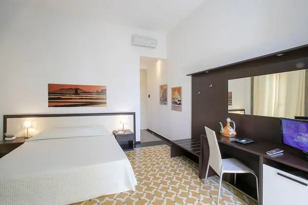 Tek Büyük veya İki Ayrı Yataklı Oda (2° Floor, No Elevator)