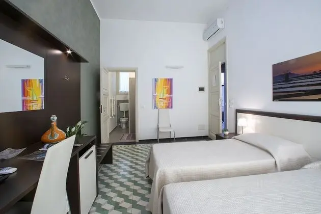 Tek Büyük veya İki Ayrı Yataklı Oda (2° Floor, No Elevator)