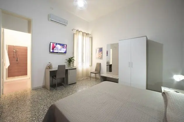 Tek Büyük veya İki Ayrı Yataklı Oda (2° Floor, No Elevator)