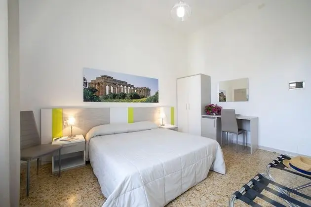 Tek Büyük veya İki Ayrı Yataklı Oda (2° Floor, No Elevator)